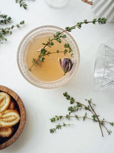 WHAT TEA IS GOOD FOR DETOXING THE BODY?
